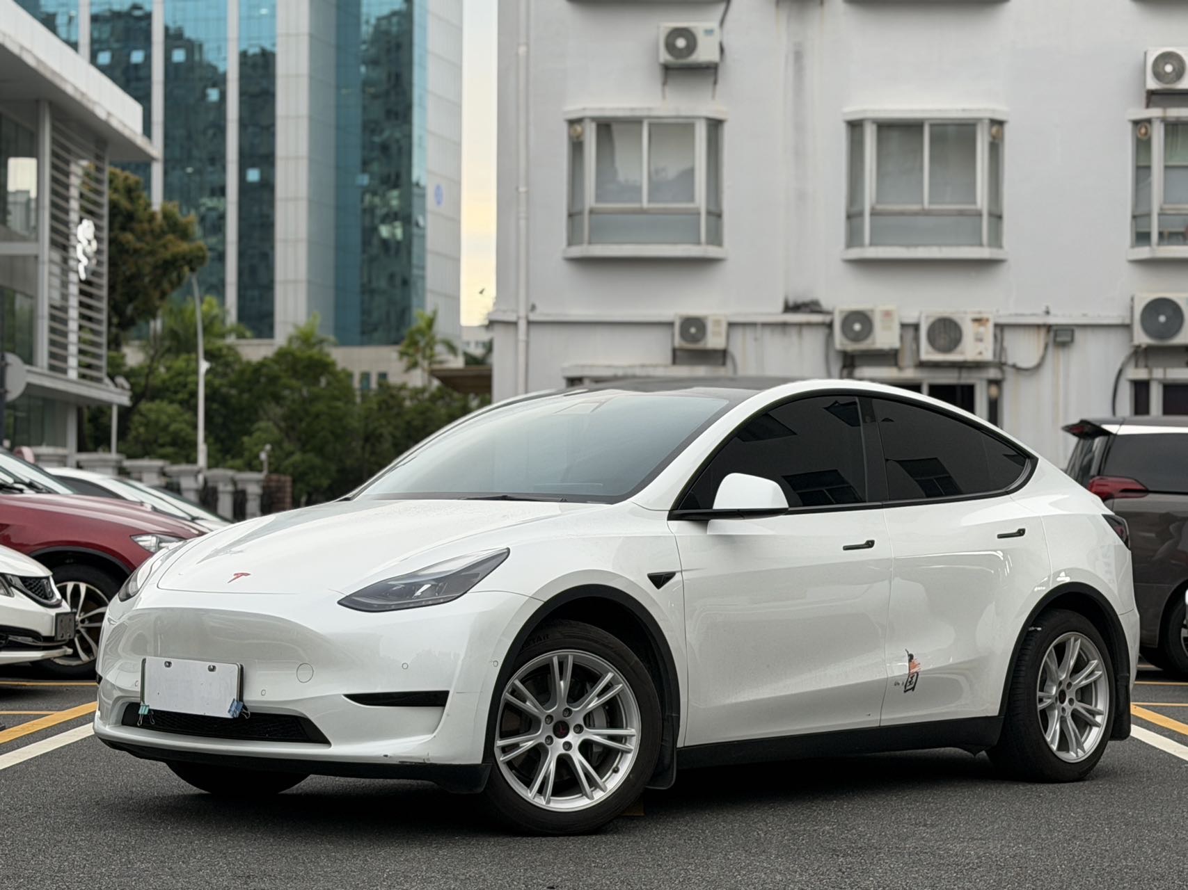 Tesla Model Y 2022 Tesla Model Y 2022 car image