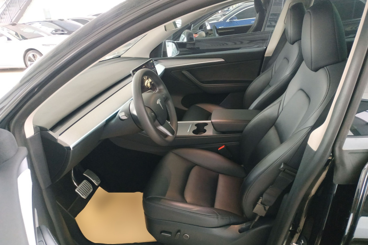 Tesla Model Y 2024 #15 Tesla Model Y 2024 car image #15