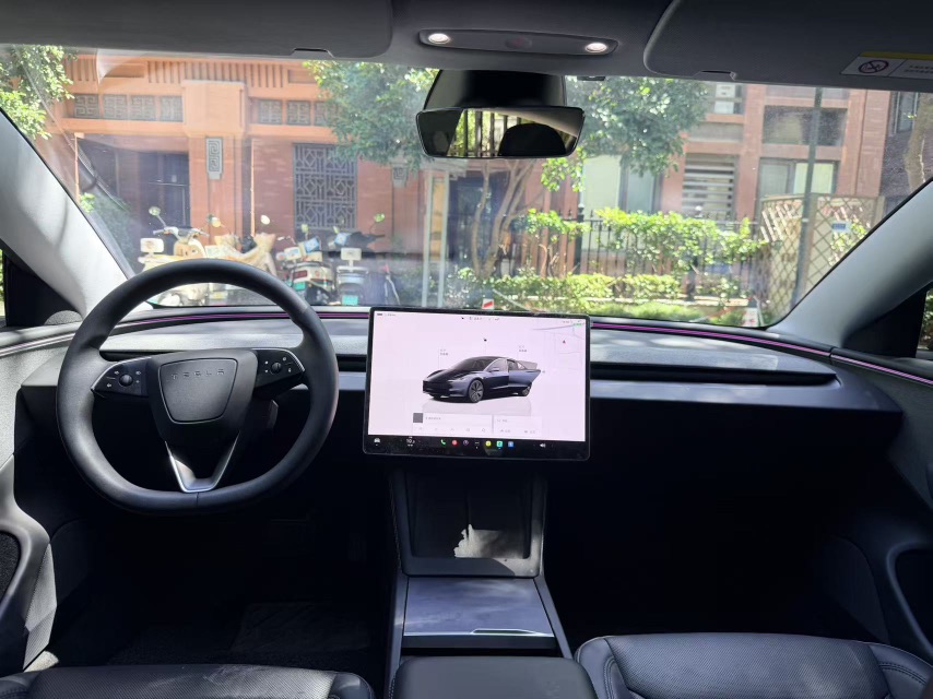 Tesla Model 3 2025 car image #5