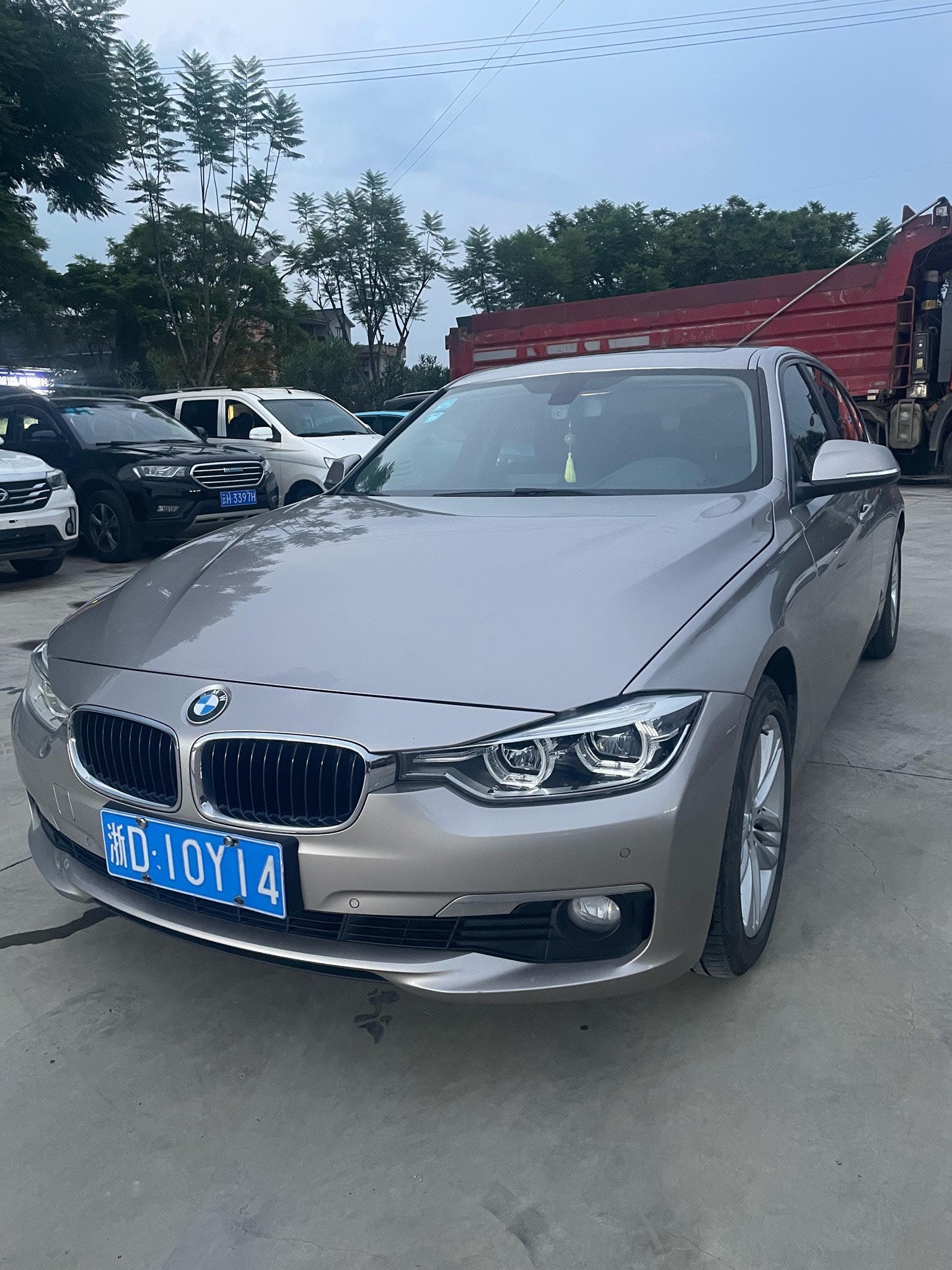 BMW 3 Series 2017 BMW 3 Series 2017 car image