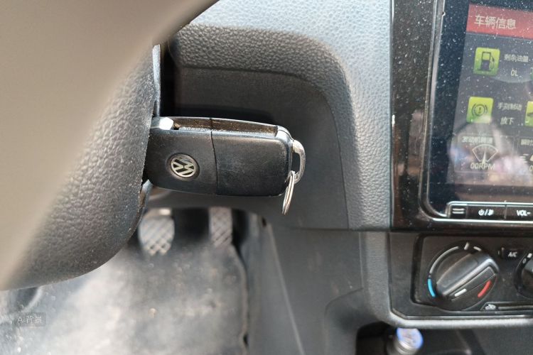 Volkswagen Santana 2016 car image #10