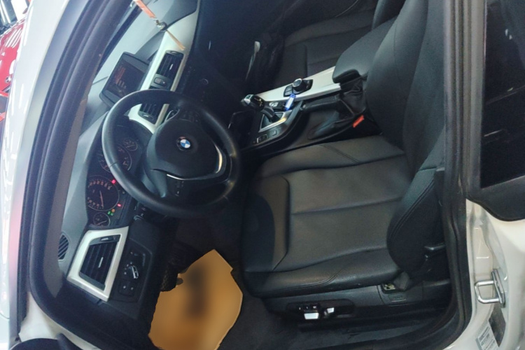 BMW 3 Series GT 2016 صورة سيارة #15