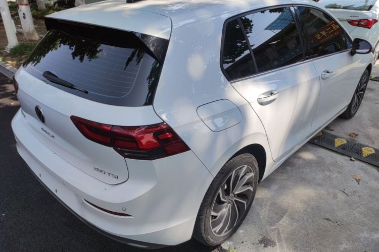 Volkswagen Golf 2023 car image #7