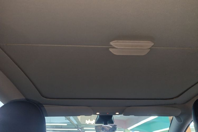 Tesla Model Y 2023 #18 Tesla Model Y 2023 car image #18