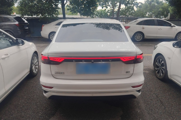 GEELY Emgrand 2022 car image #6
