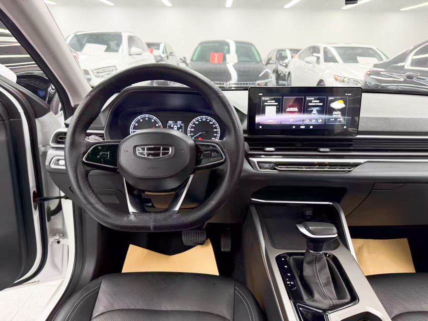 2023 car image #8