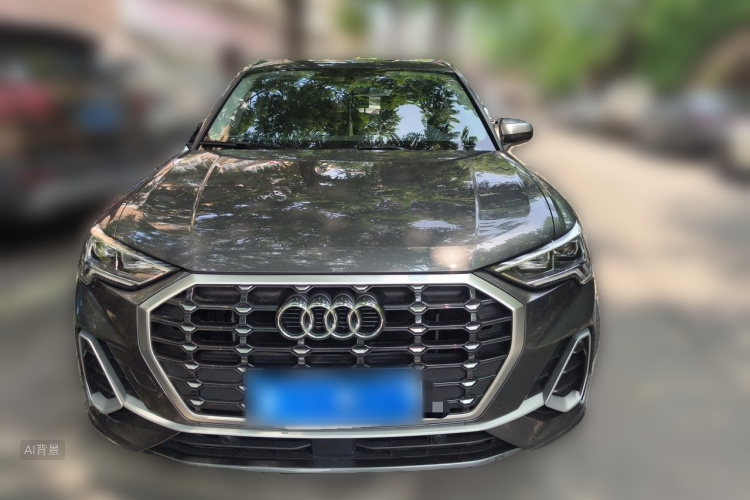 Audi Q3 2023 car image #3
