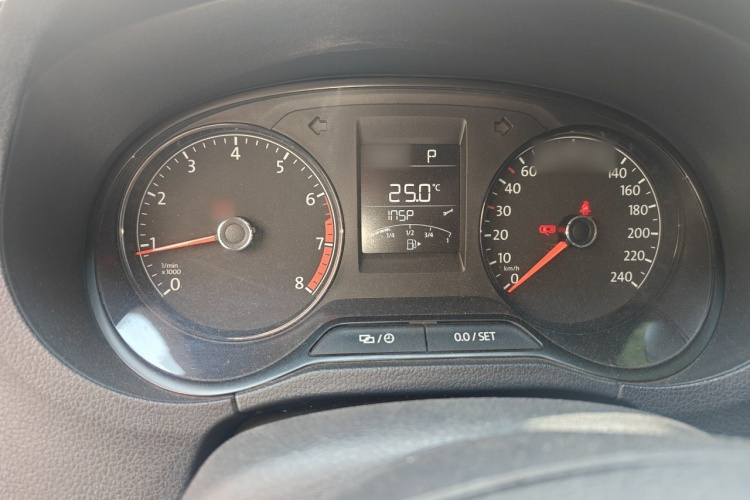 Volkswagen Polo 2017 car image #16