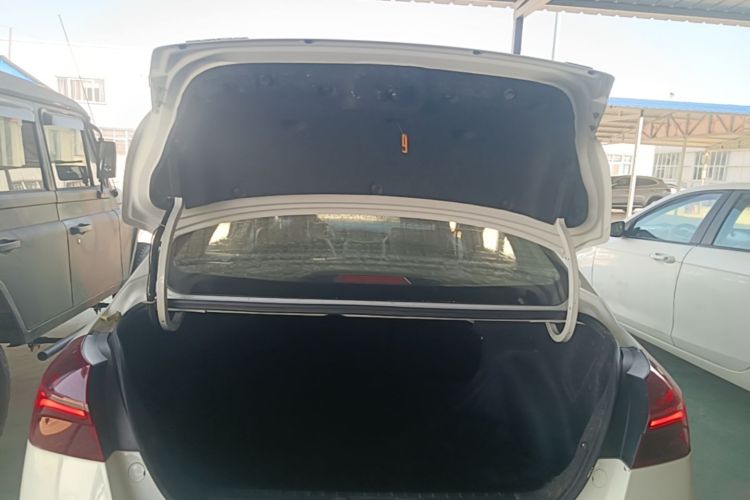 GEELY Emgrand 2020 car image #19