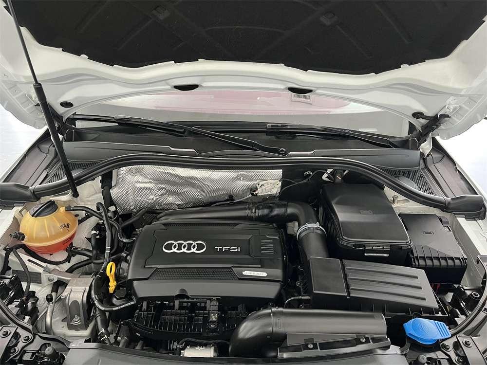 Audi Q3 2017 car image #6