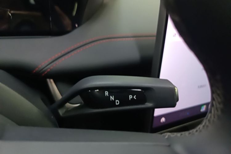 MI SU7 2025 immagine di auto #14
