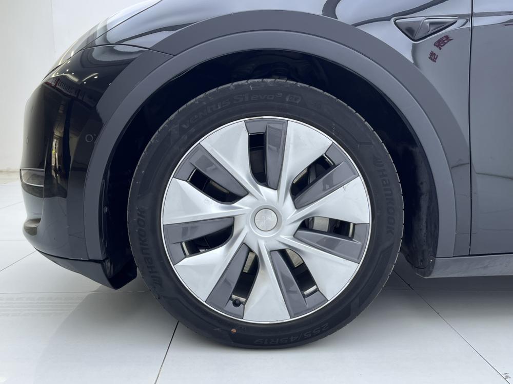 Tesla Model Y 2021 صورة سيارة #11