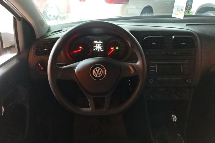 Volkswagen Polo 2018 car image #11