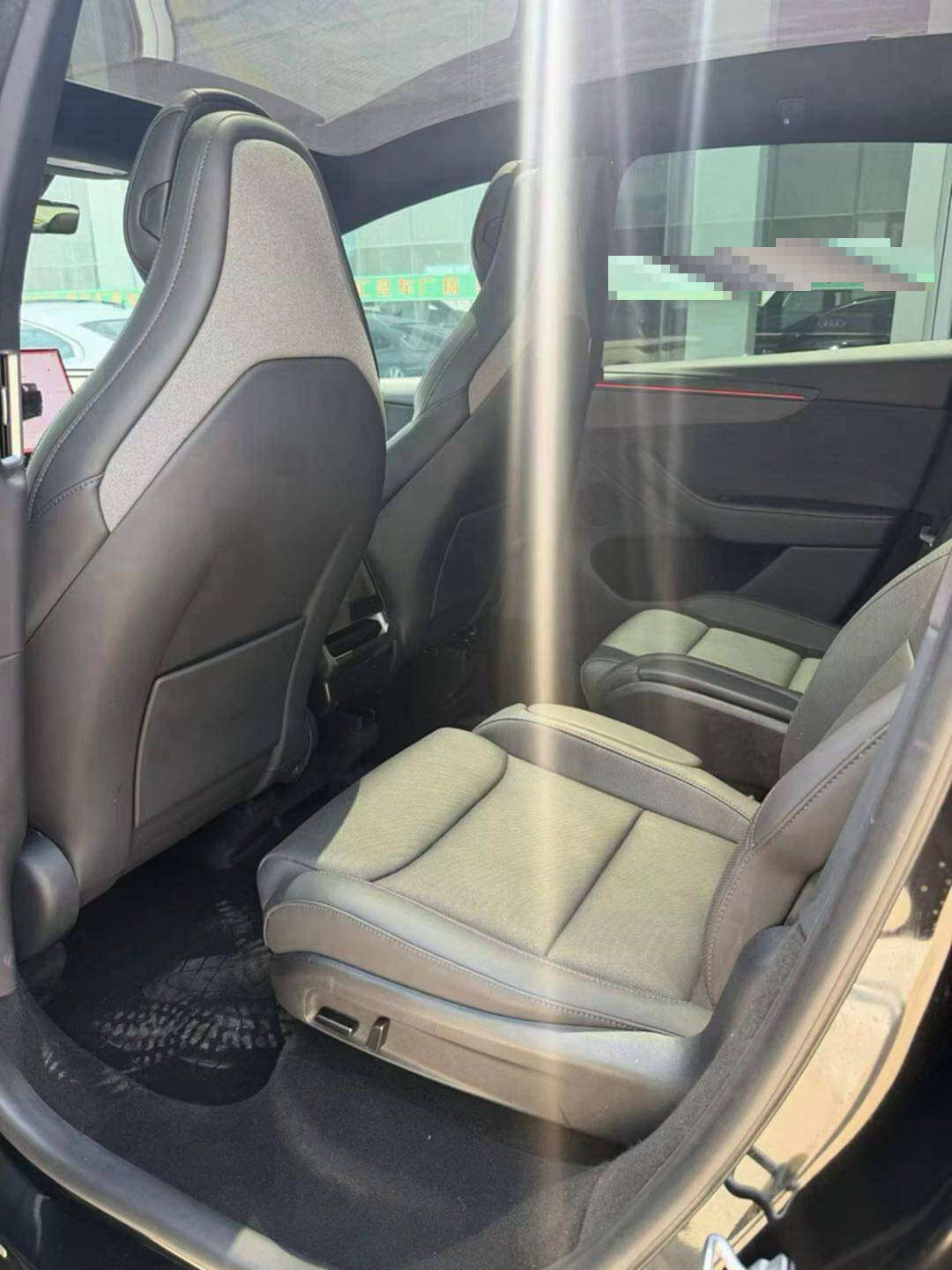 Tesla Model Y L 2025 #7 Tesla Model Y L 2025 car image #7