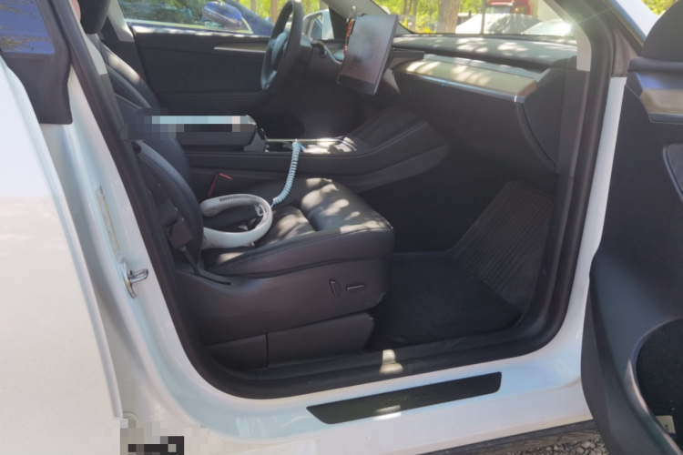 Tesla Model Y 2023 #21 Tesla Model Y 2023 car image #21