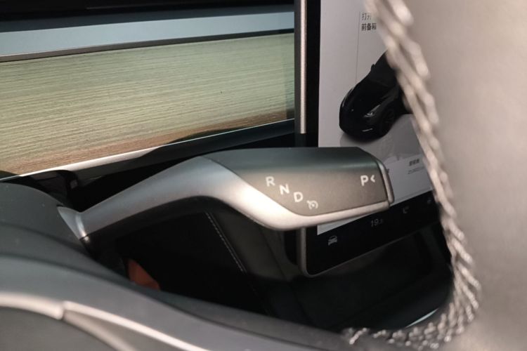 Tesla Model Y 2023 #14 Tesla Model Y 2023 car image #14