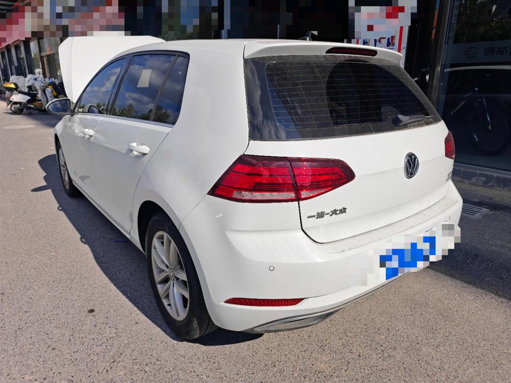 Volkswagen Golf 2019 car image #6