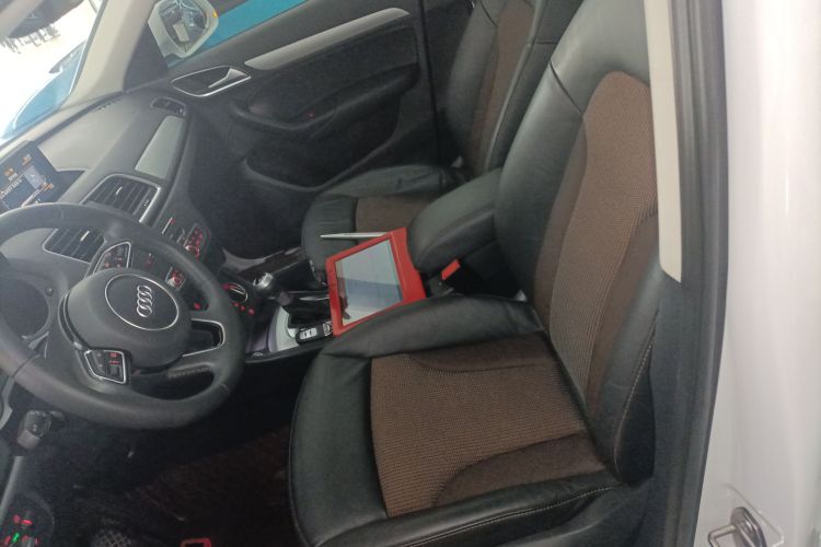 Audi Q3 2018 image de voiture #19