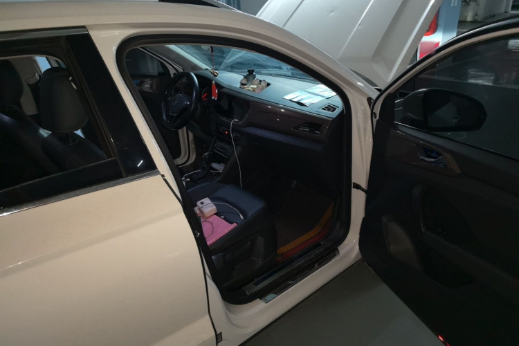 Volkswagen Tharu 2021 car image #25