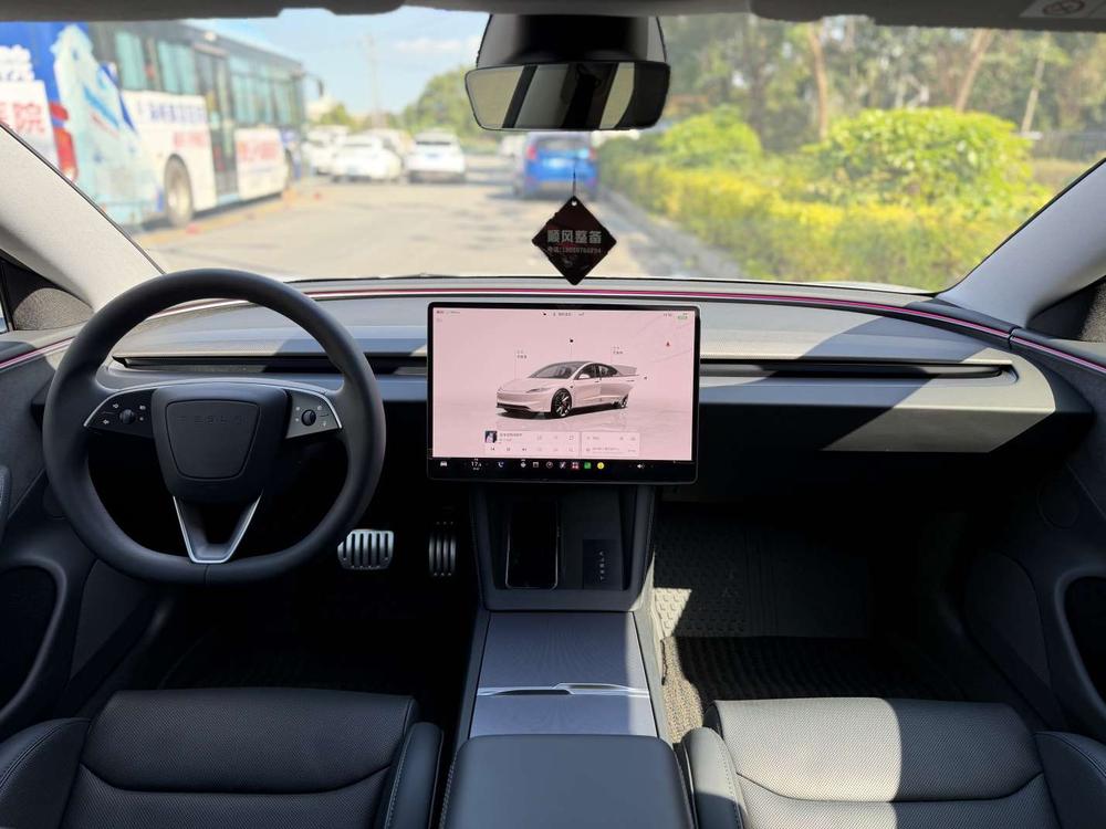 Tesla Model 3 2025 car image #6
