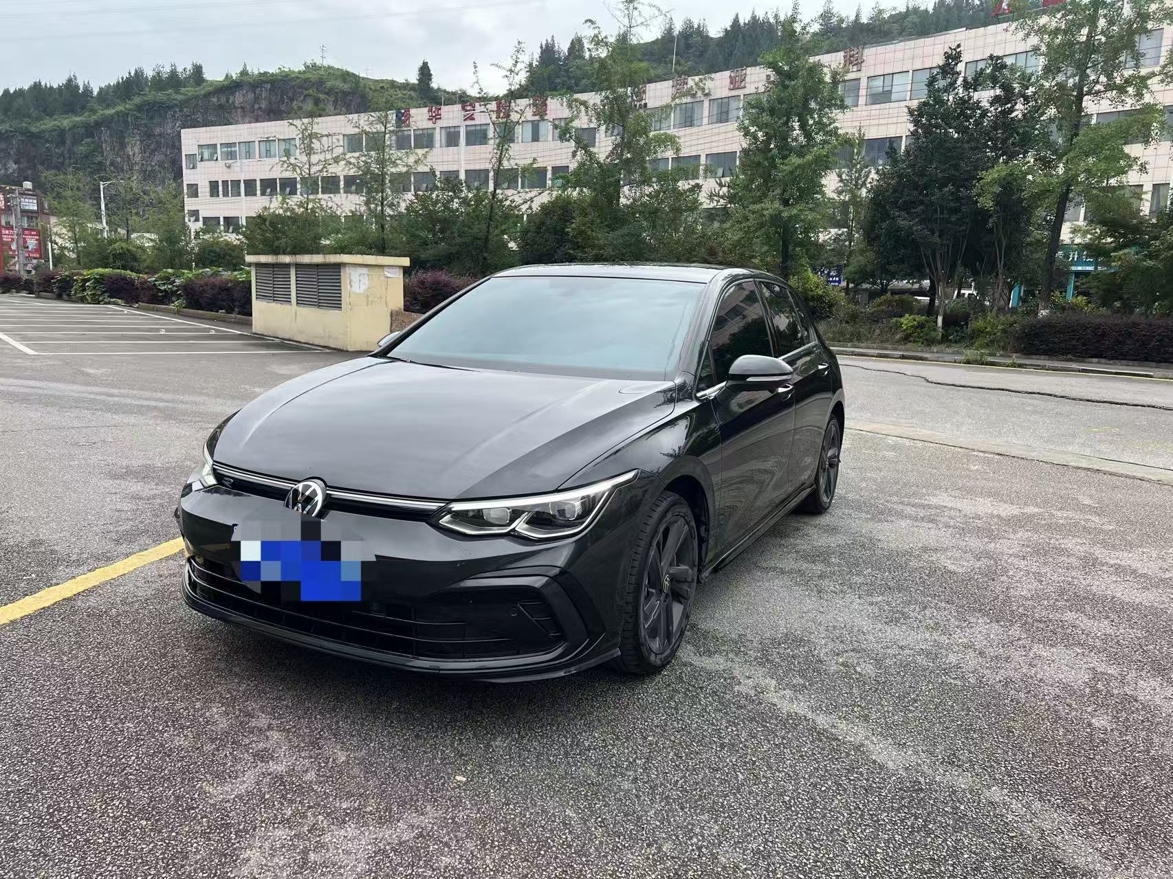 Volkswagen Golf 2024 car image 