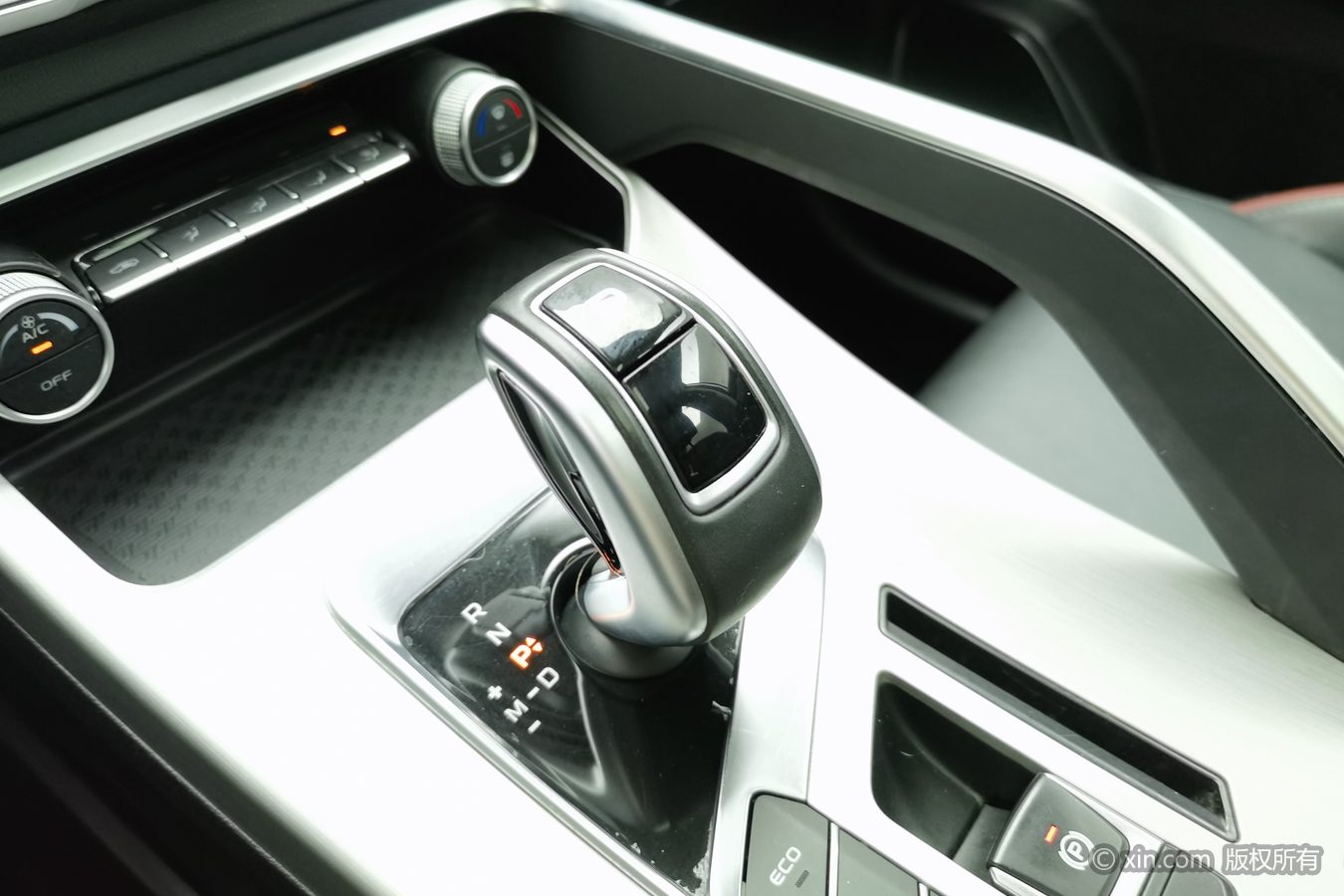 GEELY Coolray 2021 صورة سيارة #14