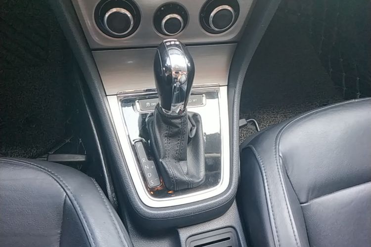 Volkswagen Lavida 2015 car image #18