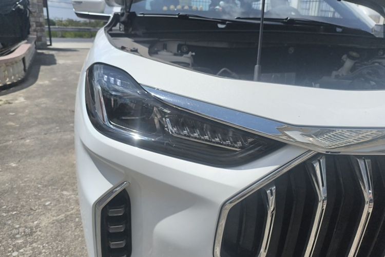 Jetour X70 PLUS 2025 #8 Jetour X70 PLUS 2025 car image #8