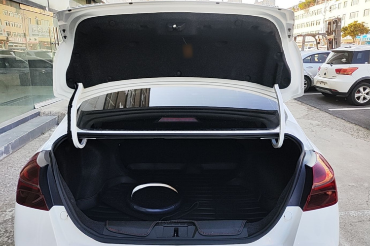 GEELY Emgrand 2021 car image #19