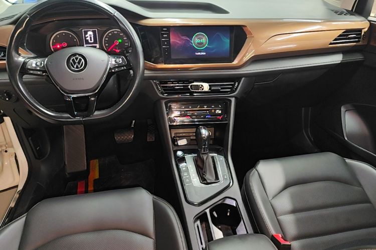Volkswagen Tharu 2021 car image #14