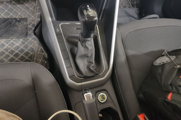 Volkswagen Polo 2023 car image #14