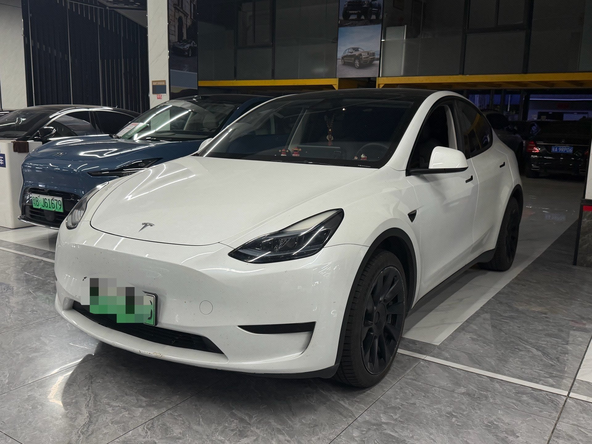 Tesla Model Y 2024 Tesla Model Y 2024 صورة سيارة
