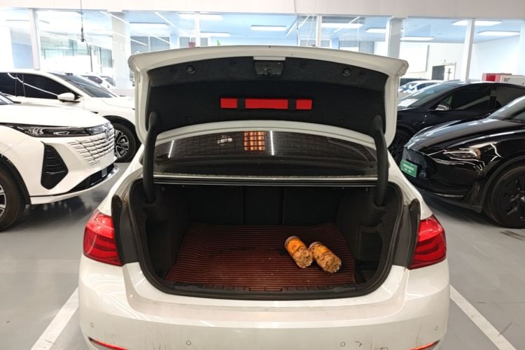 BMW 3 Series 2018 #21 BMW 3 Series 2018 car image #21