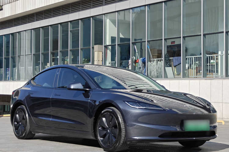 Tesla Model 3 2025 #4 Tesla Model 3 2025 car image #4