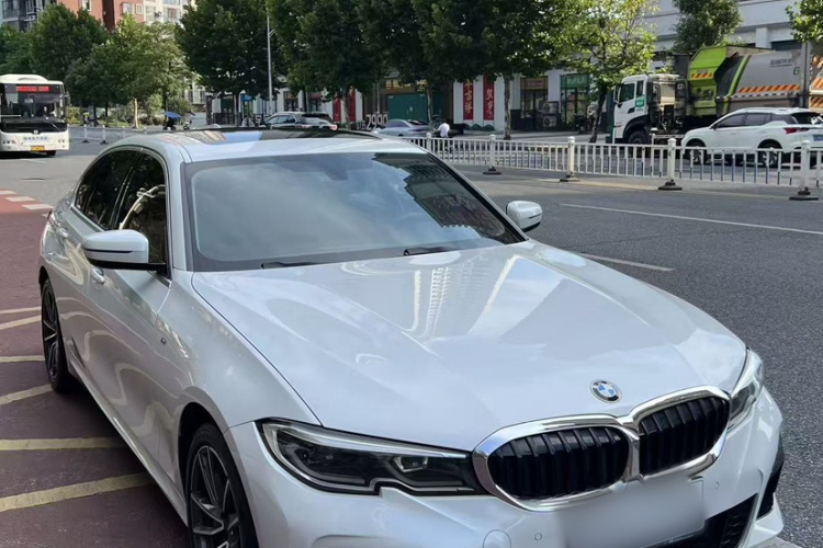 BMW 3 Series 2021 car image #4