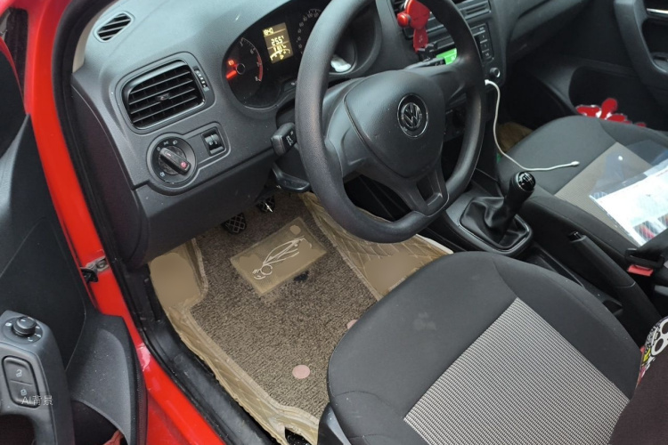 Volkswagen Polo 2016 car image #17