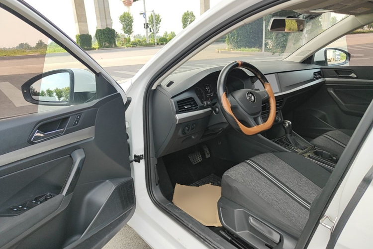 Volkswagen Lavida 2019 car image #16