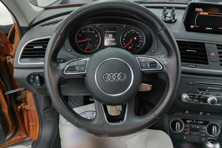 Audi Q3 2016 #11 Audi Q3 2016 car image #11
