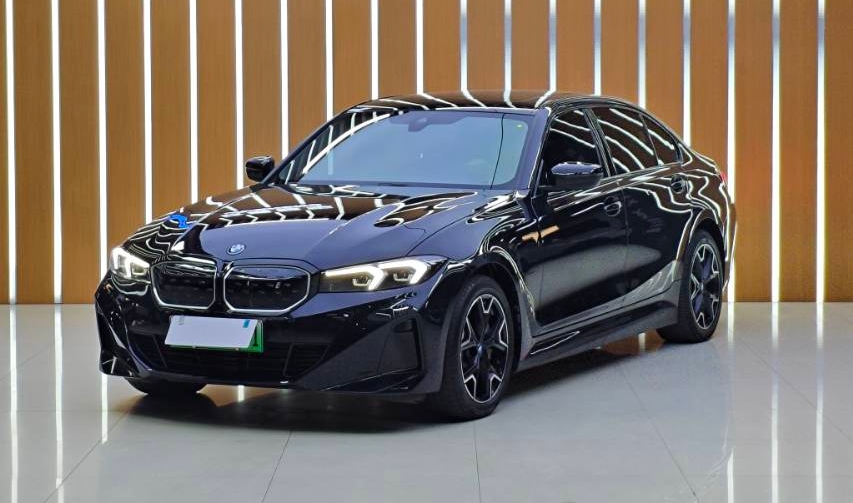 BMW i3 2023 car image 