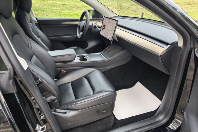 Tesla Model Y 2022 #14 Tesla Model Y 2022 car image #14