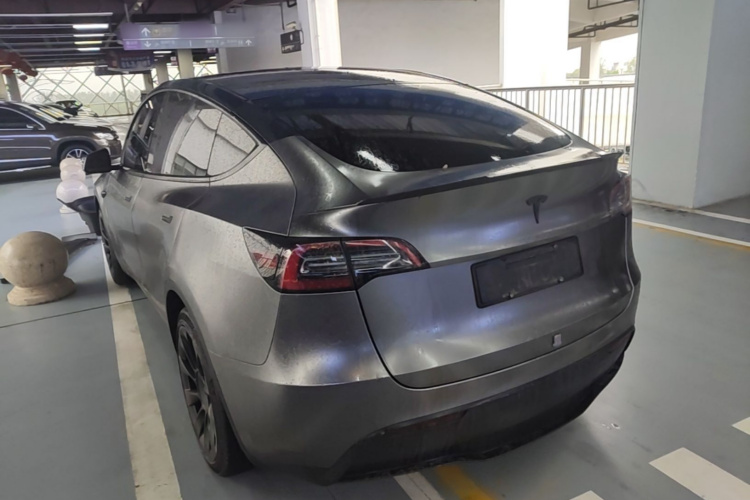 Tesla Model Y 2021 immagine di auto #5