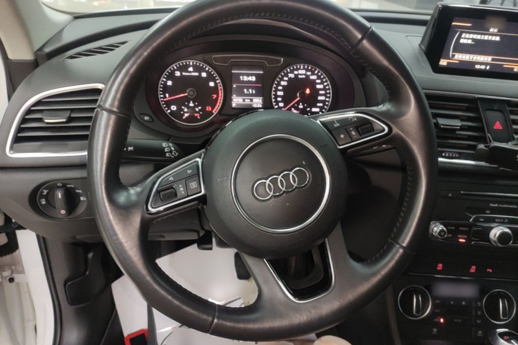 Audi Q3 2017 #11 Audi Q3 2017 car image #11