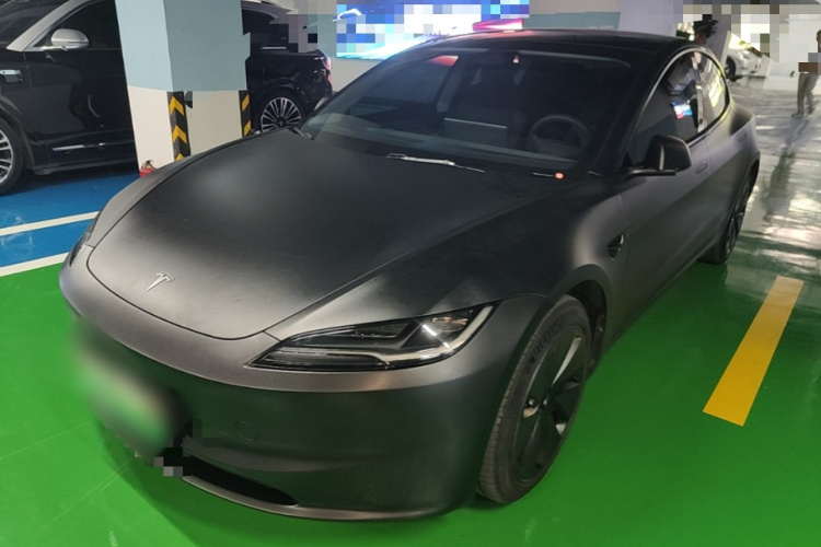 Tesla Model 3 2023 car image #2