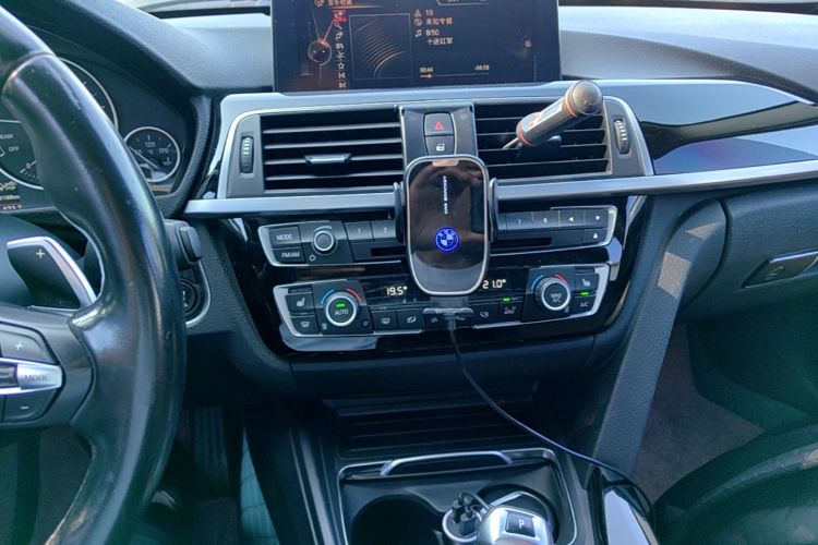 BMW 3 Series 2017 #13 BMW 3 Series 2017 car image #13