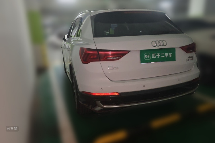 Audi Q3 2023 car image #5