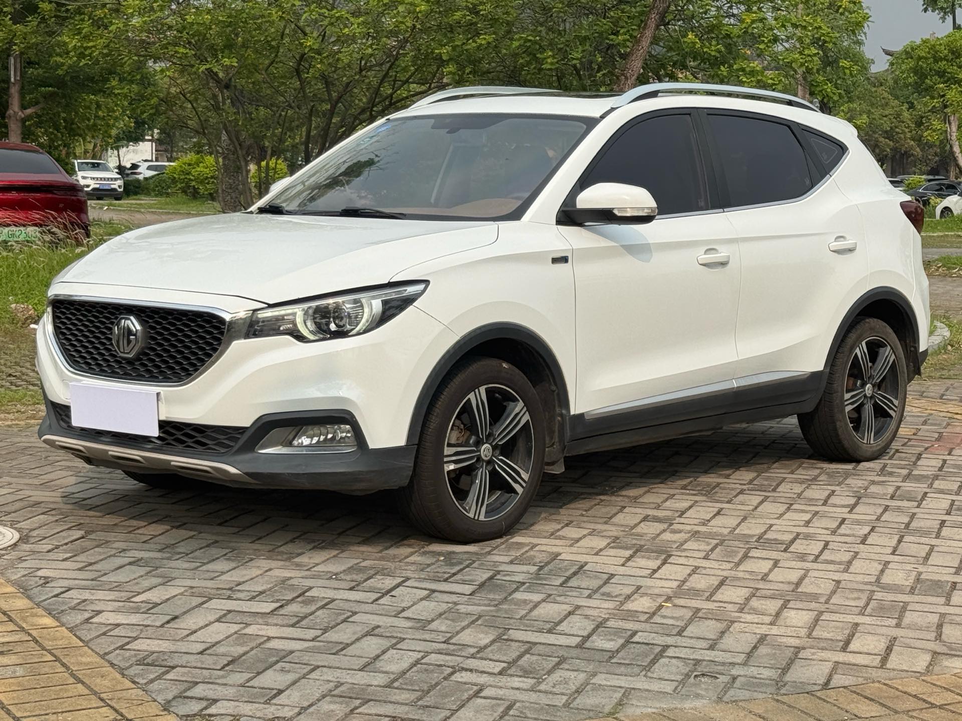 MG ZS 2017 immagine di auto 