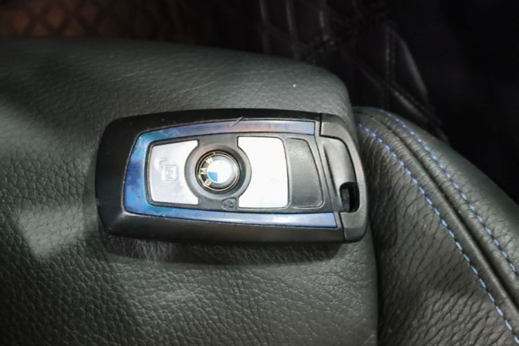 BMW 3 Series 2019 #14 BMW 3 Series 2019 car image #14