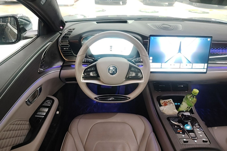 BYD Han 2024 car image #11