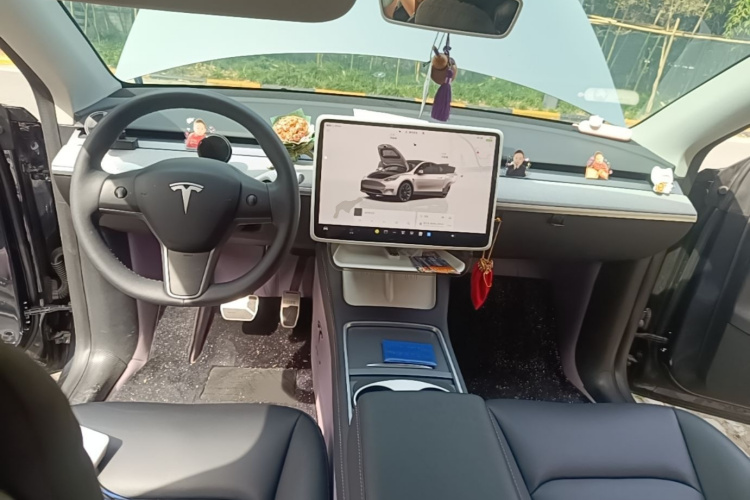 Tesla Model Y 2024 #13 Tesla Model Y 2024 immagine di auto #13