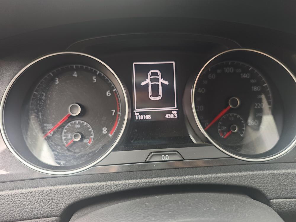 Volkswagen Golf 2018 car image #8